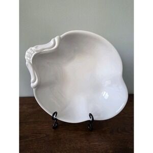 Williams-Sonoma White Antique Vegetable Bowl